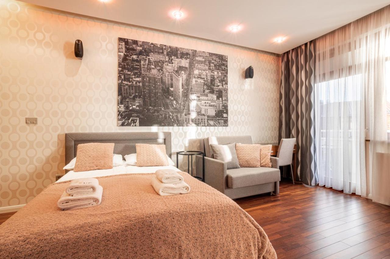 Broadway - Neptun Park By Oneapartments Gdańsk Exteriör bild