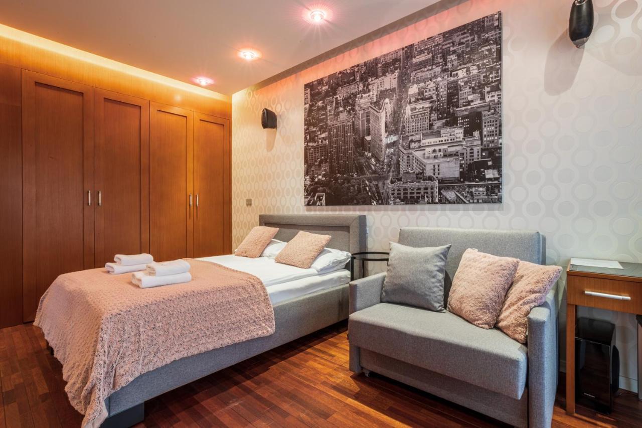 Broadway - Neptun Park By Oneapartments Gdańsk Exteriör bild