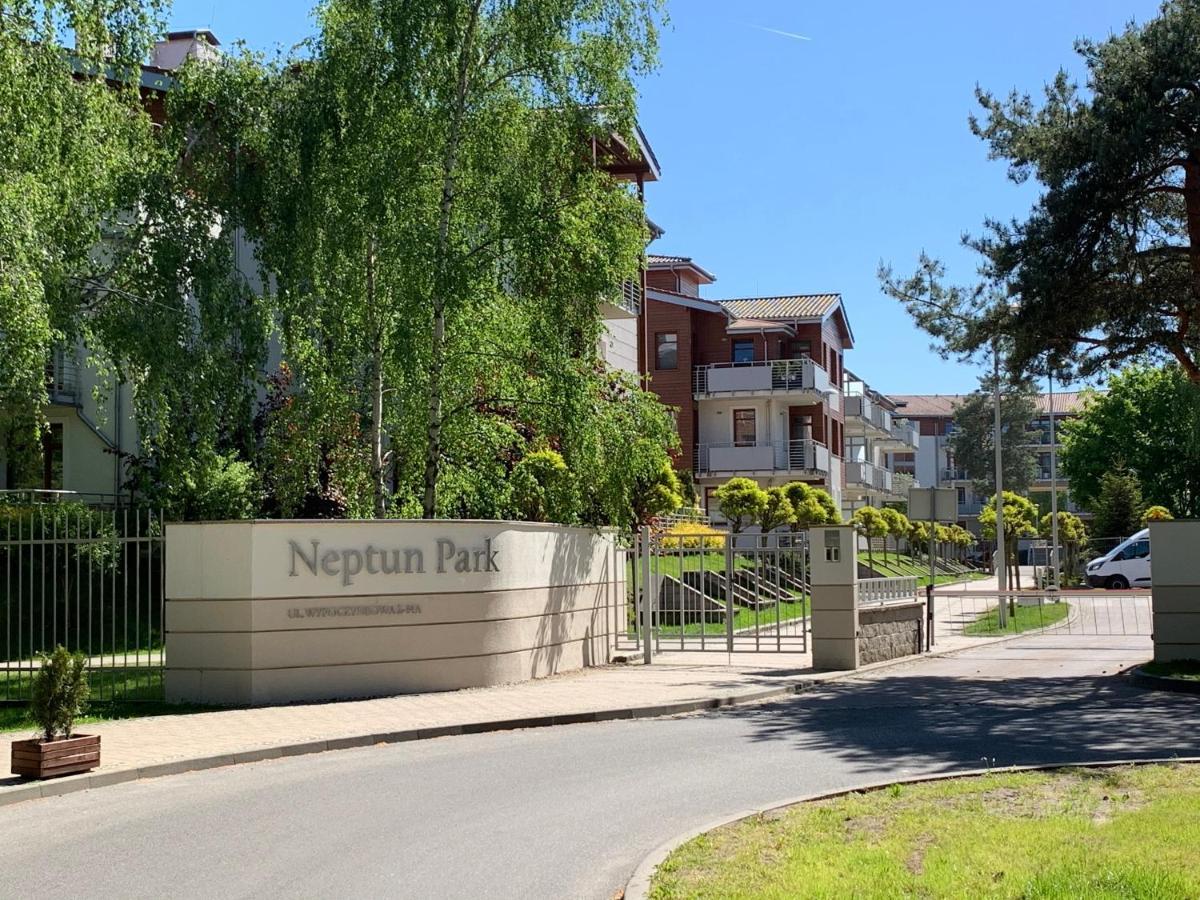 Broadway - Neptun Park By Oneapartments Gdańsk Exteriör bild
